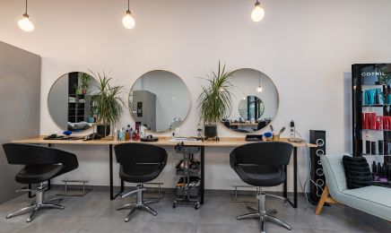 KM coiffure - L'instant bien être  : Manucure à Montpellier