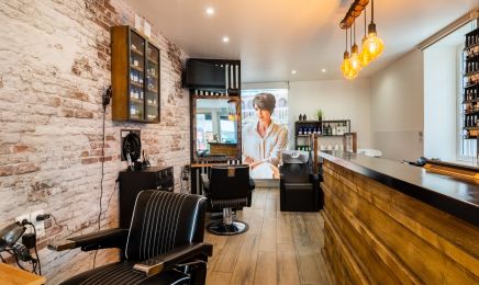L’Instant : Coiffeur à Plouguiel