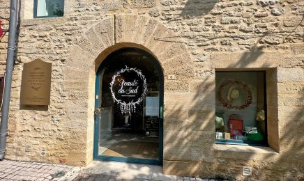 Dans les Yeux de Jeanne ( Dans l'institut Beauté du Sud )  : Institut de beauté à Castillon-du-Gard
