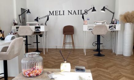 Laura B_ Nailss ( Chez Meli Nails ) : Manucure à Nice