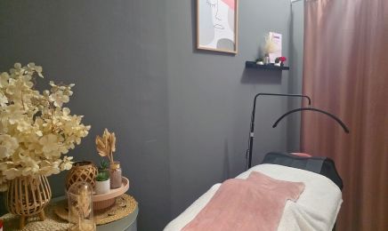 Cils et ongles by Marion : Manucure à Charmes
