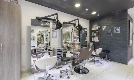 JF.  Coup’ : Coiffeur à Perigny