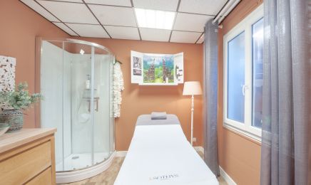 Institut de Beauté LYDIE : Coiffeur à Cours-de-Pile