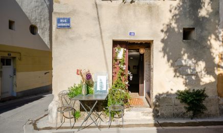 Valentine T  : Coiffeur à Lambesc