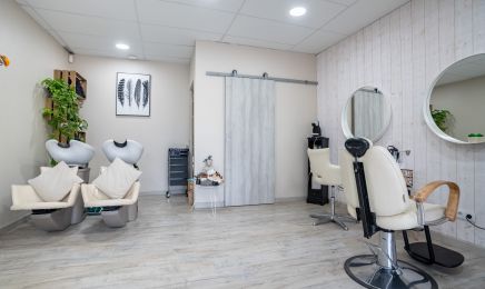 Salon d'Emilie et Une Folie : Coiffeur à Landiras