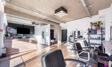Le Salon Frida Coiffeur & Barbier  : Coiffeur à Cogolin