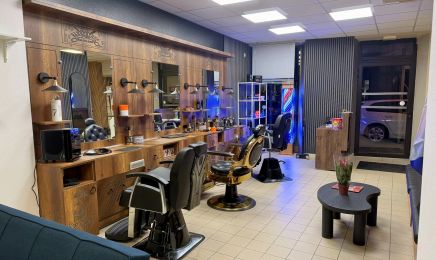 Barber Mokat : Barbier à Bourg