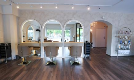 Amluxe Haarstudio: Friseur in Frankfurt am Main