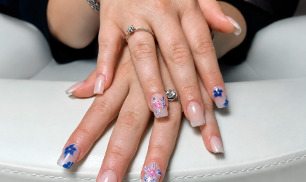 Glossy Nail by Nayeli  : Manucure à Fourquevaux