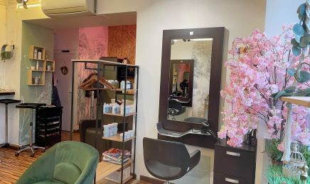 Aquae Coiffure : Manucure à Aix-les-Bains