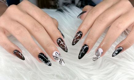 MOI Ongles & Head Spa & Cils : Coiffeur à Vitrolles