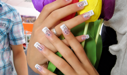 Glow Nails & Spa: Kosmetikstudio in München