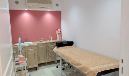 Victoria's Beauty World : Manucure à Frouzins