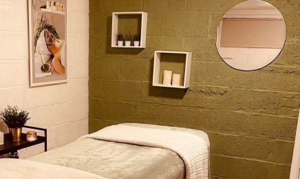 Stephanie M : Institut de beauté à Mettet