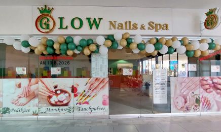 Glow Nails & Spa: Kosmetikstudio in München