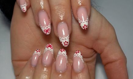 TrvNails & Strass Dentaire  : Manucure à Rennes