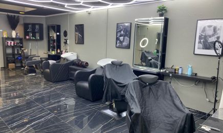 Lonlee P: Friseur in Neuss