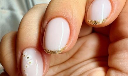 Naili : Manucure à Pierre-Levée