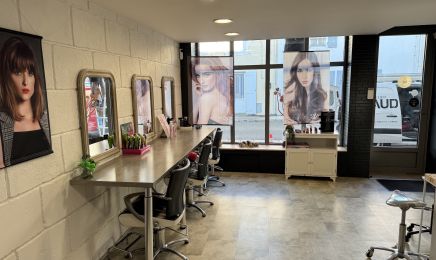 Mille & une coiffures Saint Hilaire la Palud  : Coiffeur à Saint-Hilaire-la-Palud