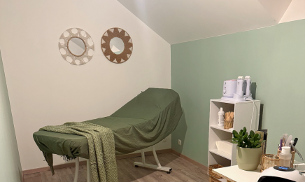 L'instant beauté by Elvina : Manucure à CORGENGOUX