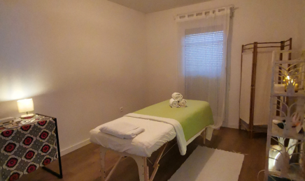 Karlien – Facialiste & Masseuse Holistique| Saint-Ouen – Paris : Institut de beauté à Saint-Ouen-sur-Seine