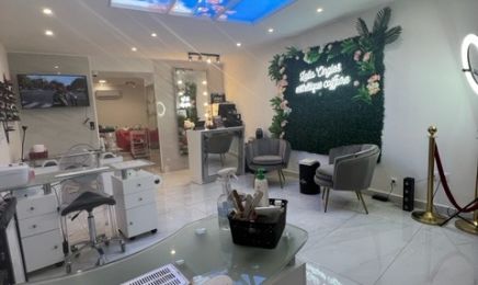 Laïla Ongles : Coiffeur à Nîmes