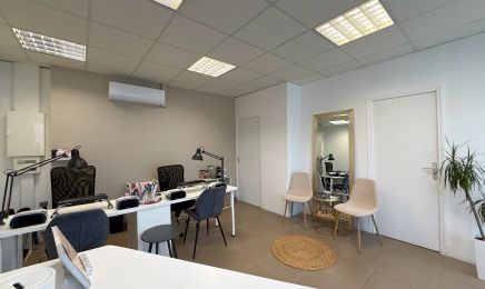 L’institut Beauty home : Manucure à Ambres