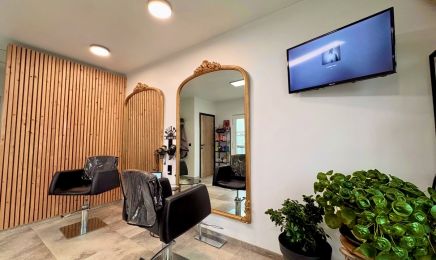 UM Beauty salon : Institut de beauté à La Louvière