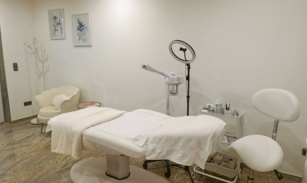 Naturkosmetik Dena: Kosmetikstudio in Sassenburg