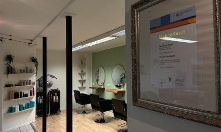Friseursalon Colorful: Friseur in Kaufering