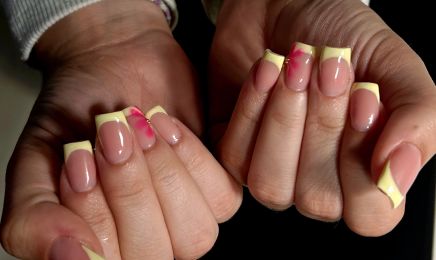 Kali (Détatouage & Soins) : Coiffeur à Limay