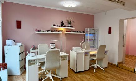Apsara Nails & Beauty: Kosmetikstudio in Nürnberg
