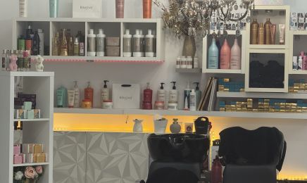 Lyna Beauty Cosmetic ( x Milli Nails 83)  : Coiffeur à Toulon