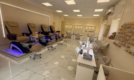 Win Ongles & Cils  : Manucure à Marseille