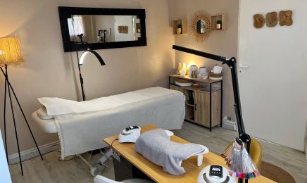 Karina : Manucure à Louviers