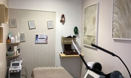 MON SALON by Elea  : Manucure à Marseille