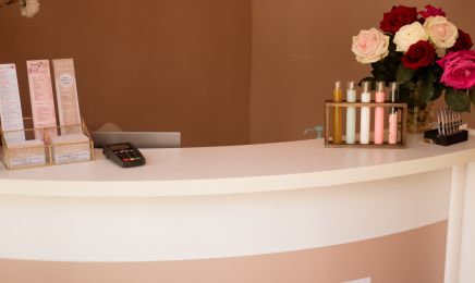 UNIQ’E - Studio de Beauté  : Manucure à Grenoble