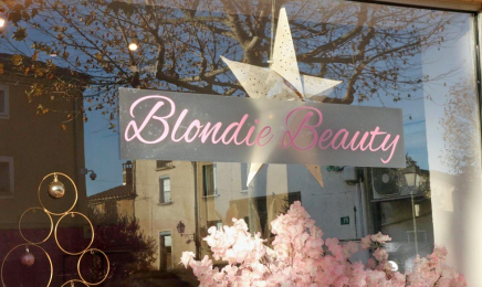 Blondie Beauty : Coiffeur à Sarrians