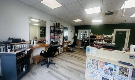 Le salon d'Aurelie : Coiffeur à Le Rouget-Pers