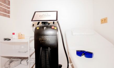 Infinity Esthetique  : Manucure à Paris