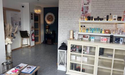 M Beauté : Manucure à Crézancy
