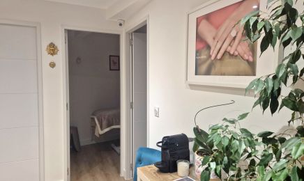 La beauté au comptoir  : Manucure à La Valette-du-Var