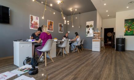 Delphine Esthetique : Manucure à Manosque