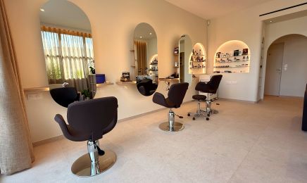 Le Salon de Slavi  : Coiffeur à La Mole
