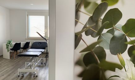 Osteopathie Zekiye Yazıcı Heilpraktikerin: Kosmetikstudio in Königsbrunn