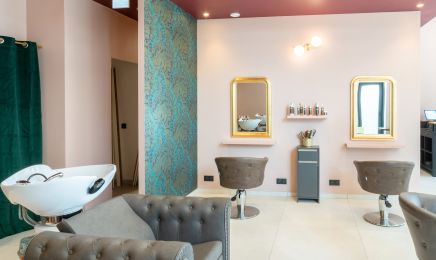 Instant Coiffure  : Manucure à Clermont-Ferrand