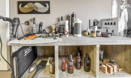 L'Homme : Barbier à Estaires