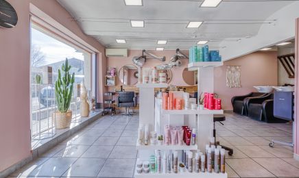La Coiffeuse by Valentine  : Coiffeur à Saint-Martin-de-Londres