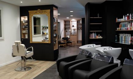  Aïnoa : Coiffeur à Saint-Cyr-sur-Loire