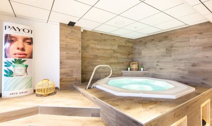 MOA Spa Landerneau : Manucure à Landerneau